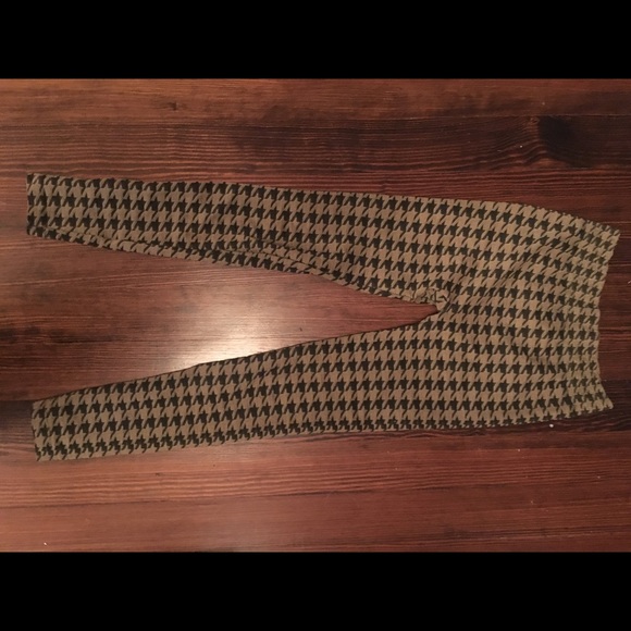Pants - NWOT High-waisted Houndstooth Leggings